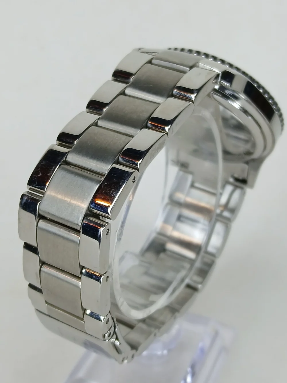 Tommy Hilfiger F80260 Women Watch Crystal Bezel Blue Dial Stainless Quartz